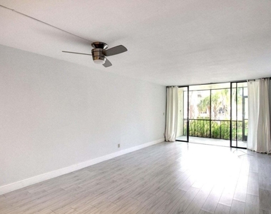 11 Royal Palm Way - Photo Thumbnail 2