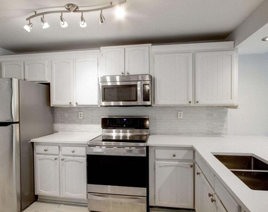 11 Royal Palm Way - Photo Thumbnail 14