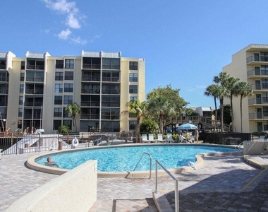 11 Royal Palm Way - Photo Thumbnail 29