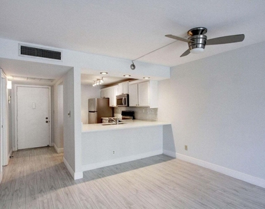 11 Royal Palm Way - Photo Thumbnail 15
