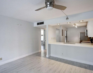 11 Royal Palm Way - Photo Thumbnail 16