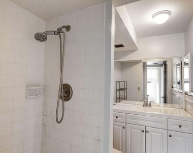 11 Royal Palm Way - Photo Thumbnail 10