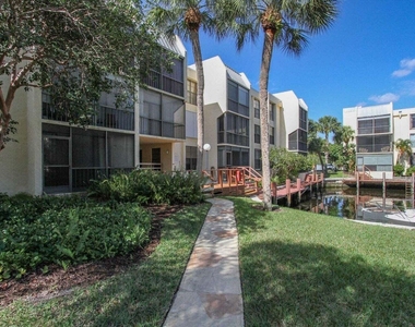 11 Royal Palm Way - Photo Thumbnail 28