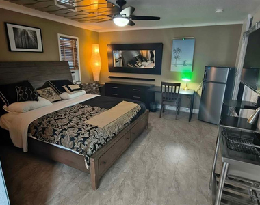 5741 Sw 24th Avenue - Photo Thumbnail 3