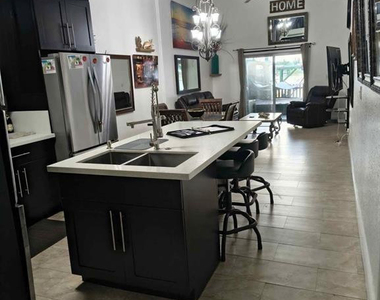 5741 Sw 24th Avenue - Photo Thumbnail 2