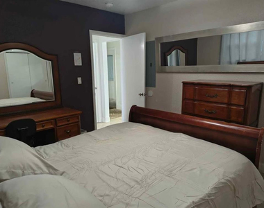 5741 Sw 24th Avenue - Photo Thumbnail 6