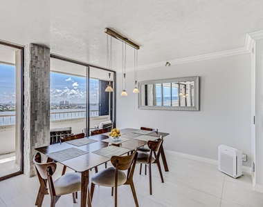 5280 N Ocean Drive - Photo Thumbnail 10