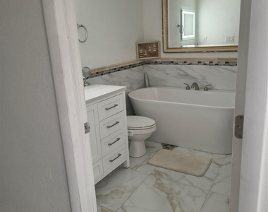 2206 Coolidge Street - Photo Thumbnail 4