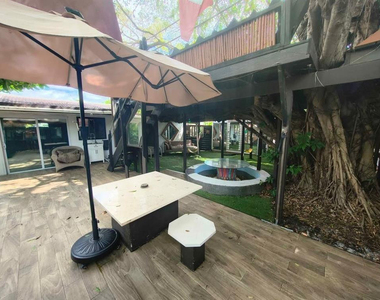 2206 Coolidge Street - Photo Thumbnail 9