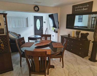 2206 Coolidge Street - Photo Thumbnail 5