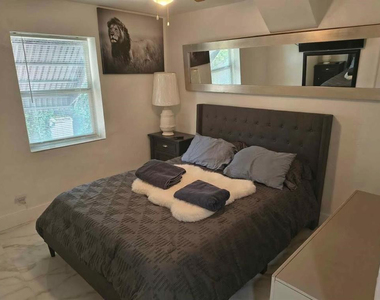 2206 Coolidge Street - Photo Thumbnail 3