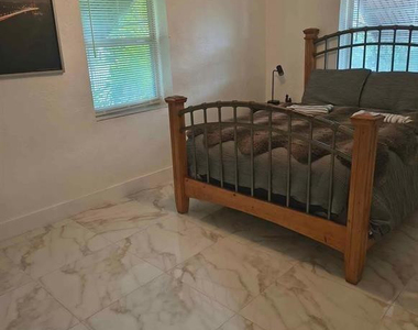 2206 Coolidge Street - Photo Thumbnail 2