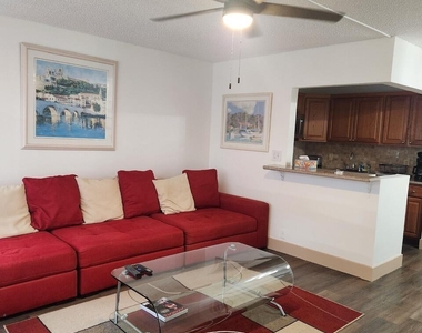 102 E Westbury - Photo Thumbnail 1