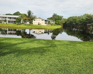 102 E Westbury - Photo Thumbnail 21