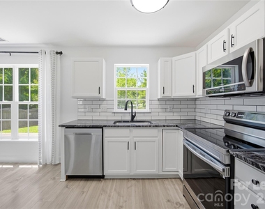 8502 Appledale Drive - Photo Thumbnail 8
