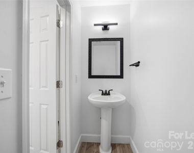 8502 Appledale Drive - Photo Thumbnail 12