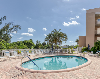 2850 Ne 14th St Causeway - Photo Thumbnail 1