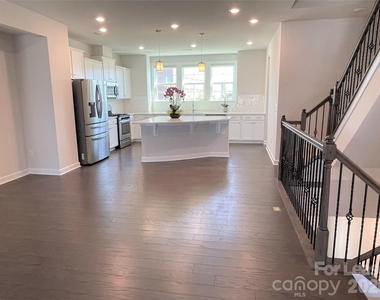 7807 Reunion Row Drive - Photo Thumbnail 7