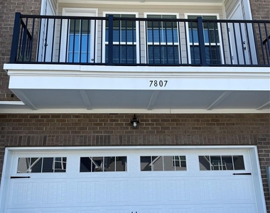 7807 Reunion Row Drive - Photo Thumbnail 16