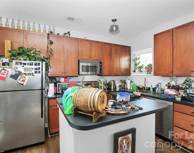 1220 N Caldwell Street - Photo Thumbnail 3
