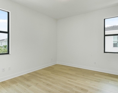 13136 Alton Road - Photo Thumbnail 10