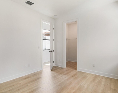 13136 Alton Road - Photo Thumbnail 15