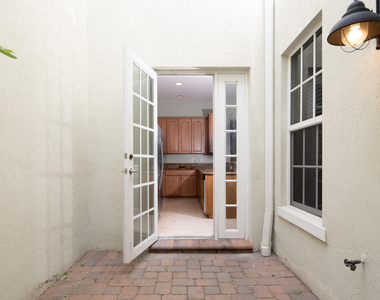 8221 Nw 8th Way - Photo Thumbnail 3