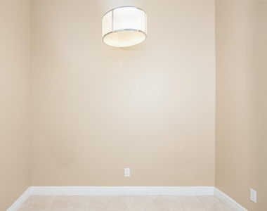 8221 Nw 8th Way - Photo Thumbnail 5
