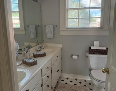 204 Kings Mountain Street - Photo Thumbnail 9