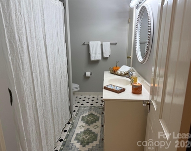 204 Kings Mountain Street - Photo Thumbnail 10