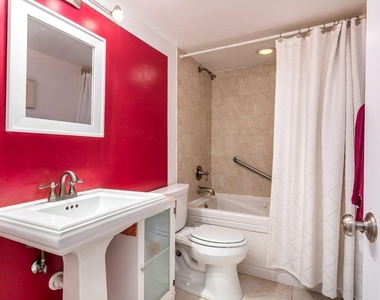 2255 Lindell Boulevard - Photo Thumbnail 14
