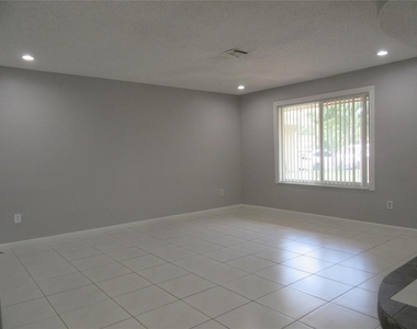 4100 Nw 110th Avenue - Photo Thumbnail 6