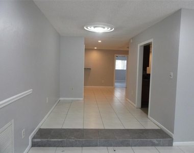 4100 Nw 110th Avenue - Photo Thumbnail 5