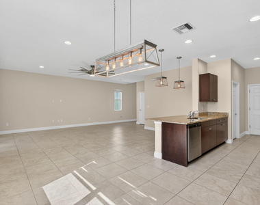 1609 Nw Cataluna Circle - Photo Thumbnail 7