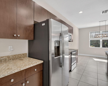 1609 Nw Cataluna Circle - Photo Thumbnail 12