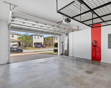 1609 Nw Cataluna Circle - Photo Thumbnail 3