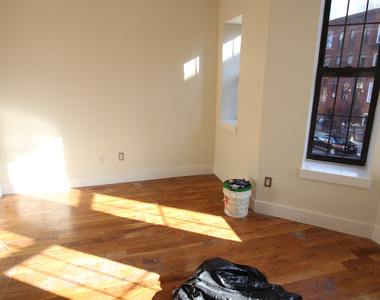 677 Quincy Street - Photo Thumbnail 5
