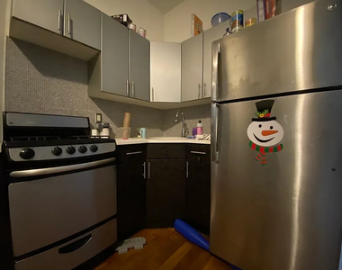 677 Quincy Street - Photo Thumbnail 9