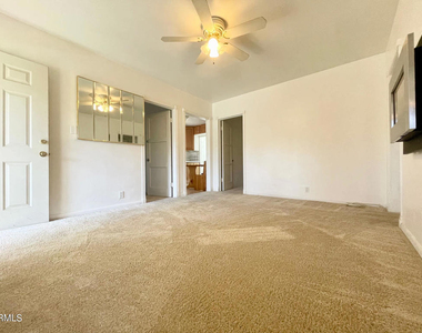 240 N Surfside Drive - Photo Thumbnail 8