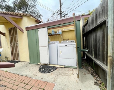 240 N Surfside Drive - Photo Thumbnail 12