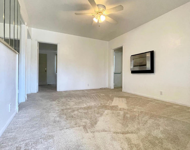 240 N Surfside Drive - Photo Thumbnail 7