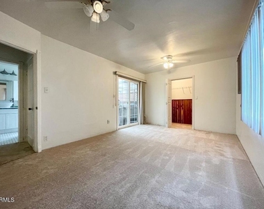 240 N Surfside Drive - Photo Thumbnail 22