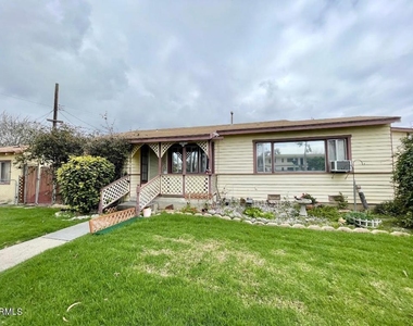 240 N Surfside Drive - Photo Thumbnail 2