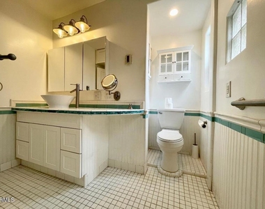 240 N Surfside Drive - Photo Thumbnail 27