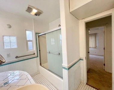 240 N Surfside Drive - Photo Thumbnail 28