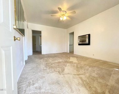 240 N Surfside Drive - Photo Thumbnail 6