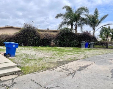 240 N Surfside Drive - Photo Thumbnail 4