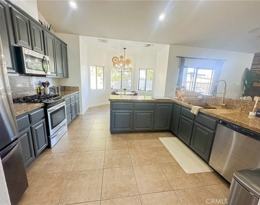 7525 Whitney - Photo Thumbnail 8