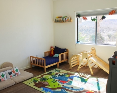 7525 Whitney - Photo Thumbnail 21