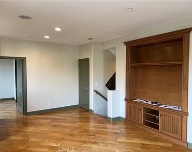 31161 Sunflower Way - Photo Thumbnail 6